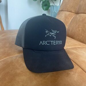 Arc’teryx Trucker Hat